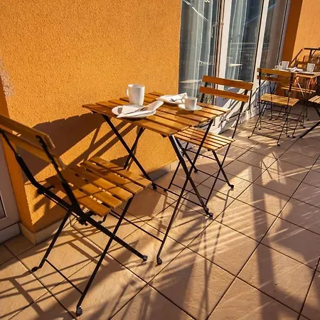 Apartamento Central A/c With Large Balcony *