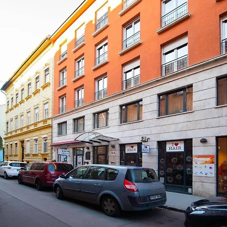 Central A/c With Large Balcony Budapest