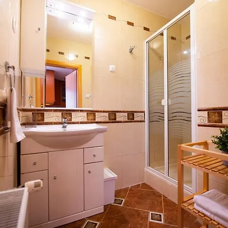 Central A/c With Large Balcony Apartamento
