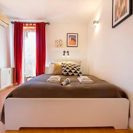 Central A/c With Large Balcony Apartamento