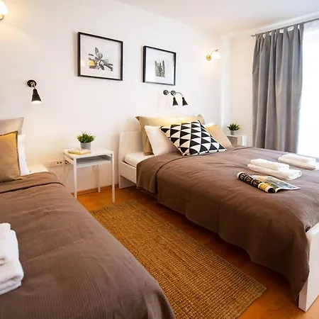 Central A/c With Large Balcony Budapest