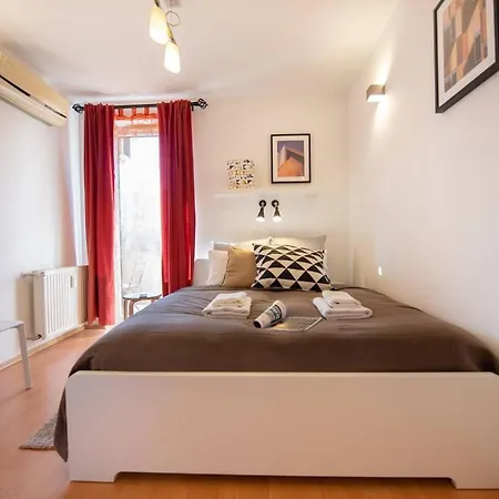 Central A/c With Large Balcony Budapest